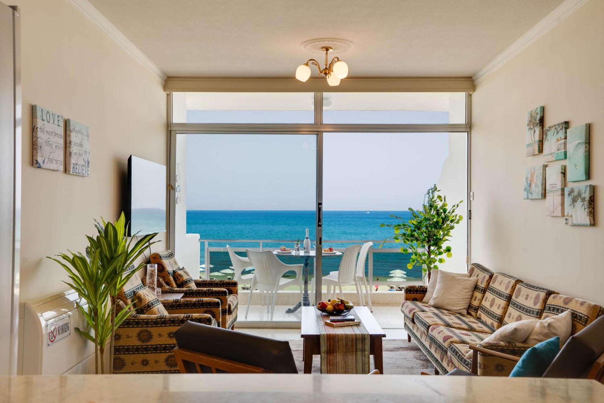 Makenzy Sandy Beachfront Paradise Larnaca Exterior photo